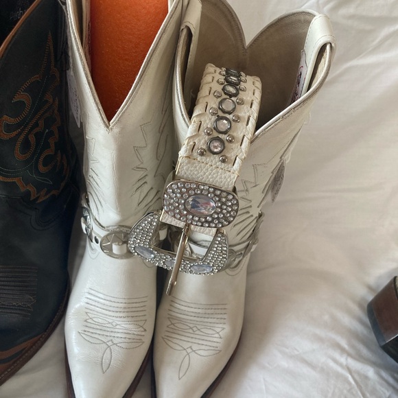 WR boots custom made .7. Comes with bling belt. 25 years old - Picture 2 of 3